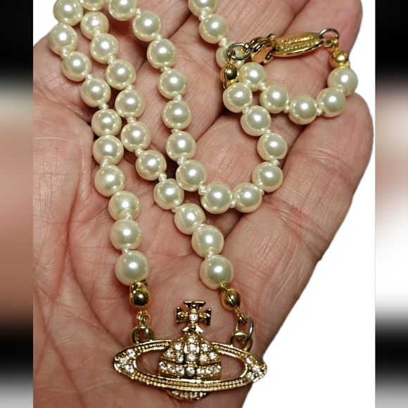 Vivienne Westwood Orb Pearl Necklace - Picture 2 of 9